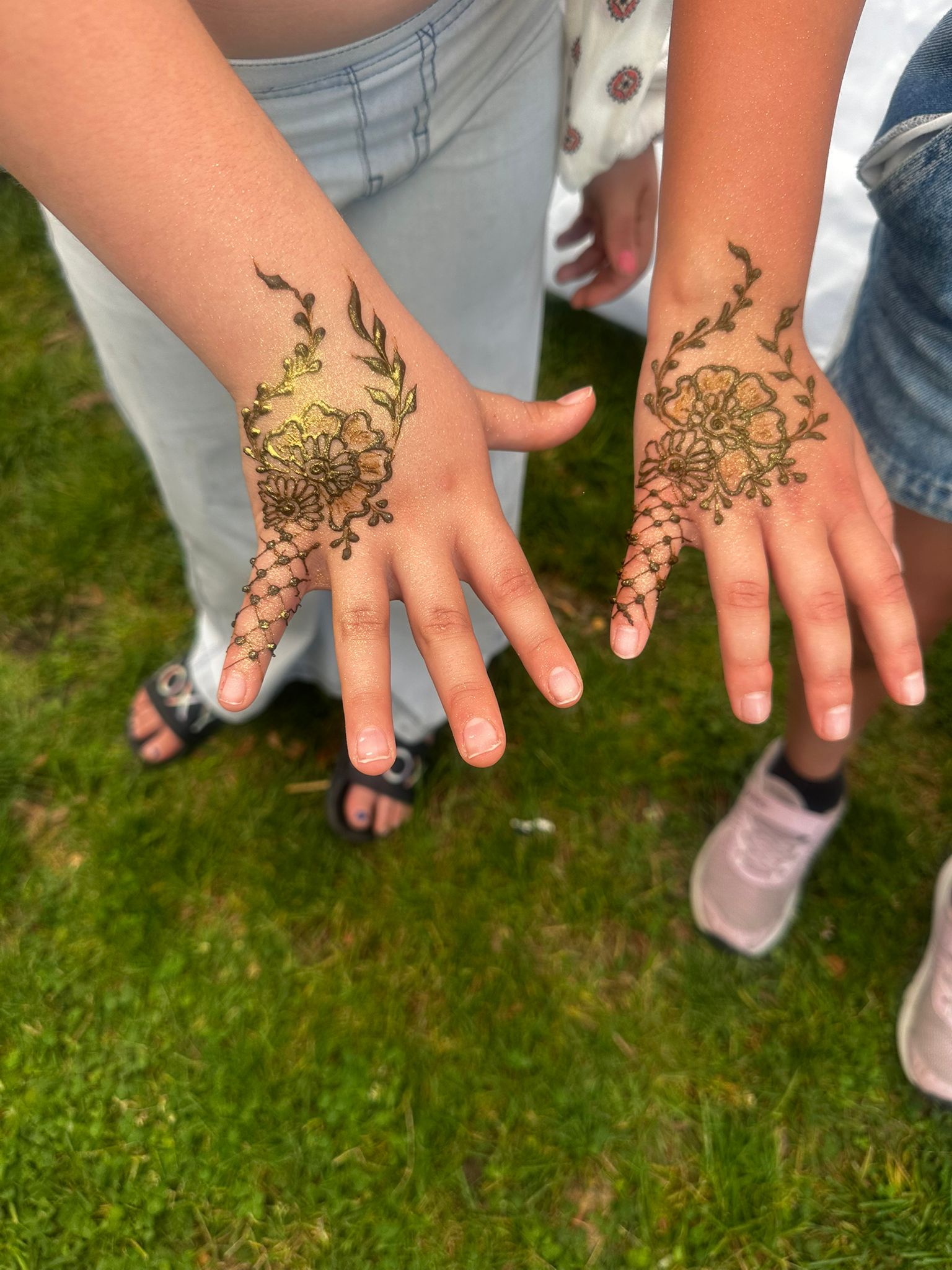 Fantasy Facez — henna art